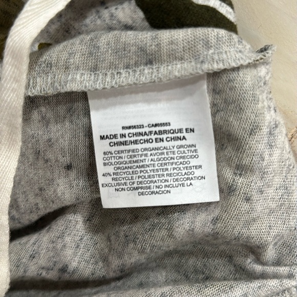 NWOT NIKE LIGHTWEIGHT HOODED SWEATSHIRT TYPE JACKET SIZE SMALL CAMO - Picture 4 of 5
